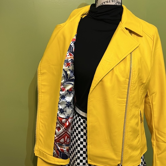 CaféNOIR V Leather Moto Jacket - Picture 8 of 12